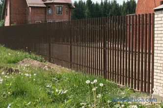 Каква трябва да бъде височината на оградата между съседни области: стандарти, изчисления, спорни въпроси